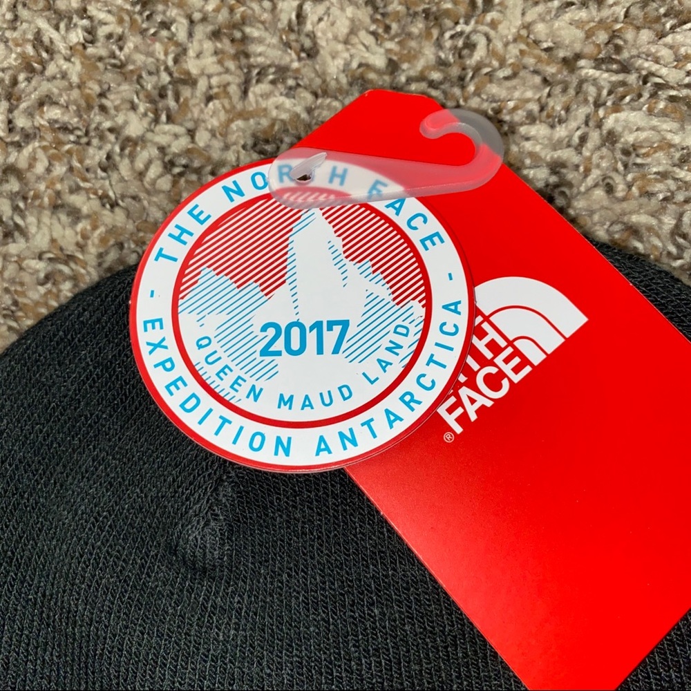 NWT The North Face Black Expedition Worker Beanie - Picture 6 of 6